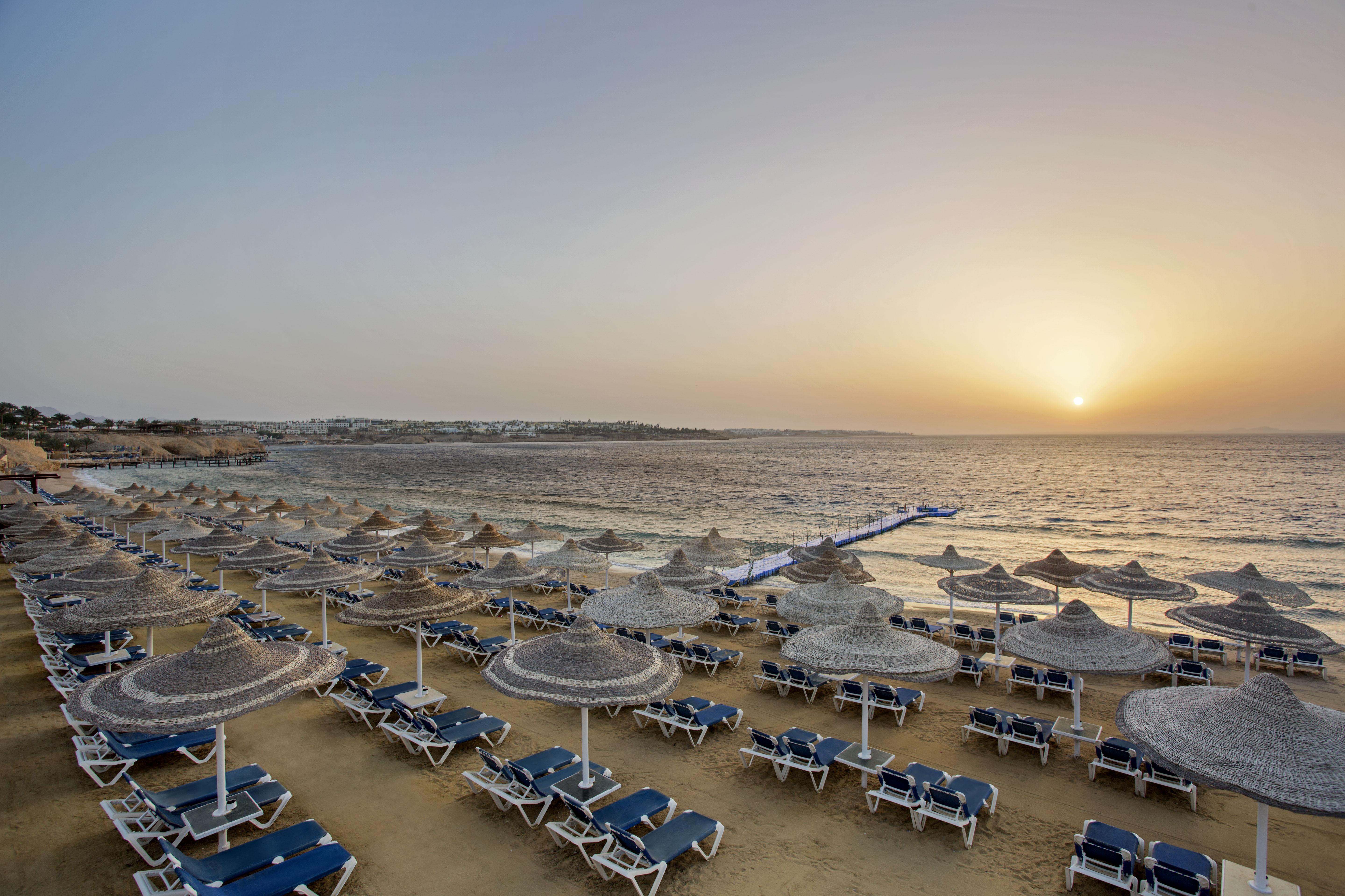 Sultan Gardens Resort Sharm El-Sheikh Exterior foto Sunset at Nissi Beach