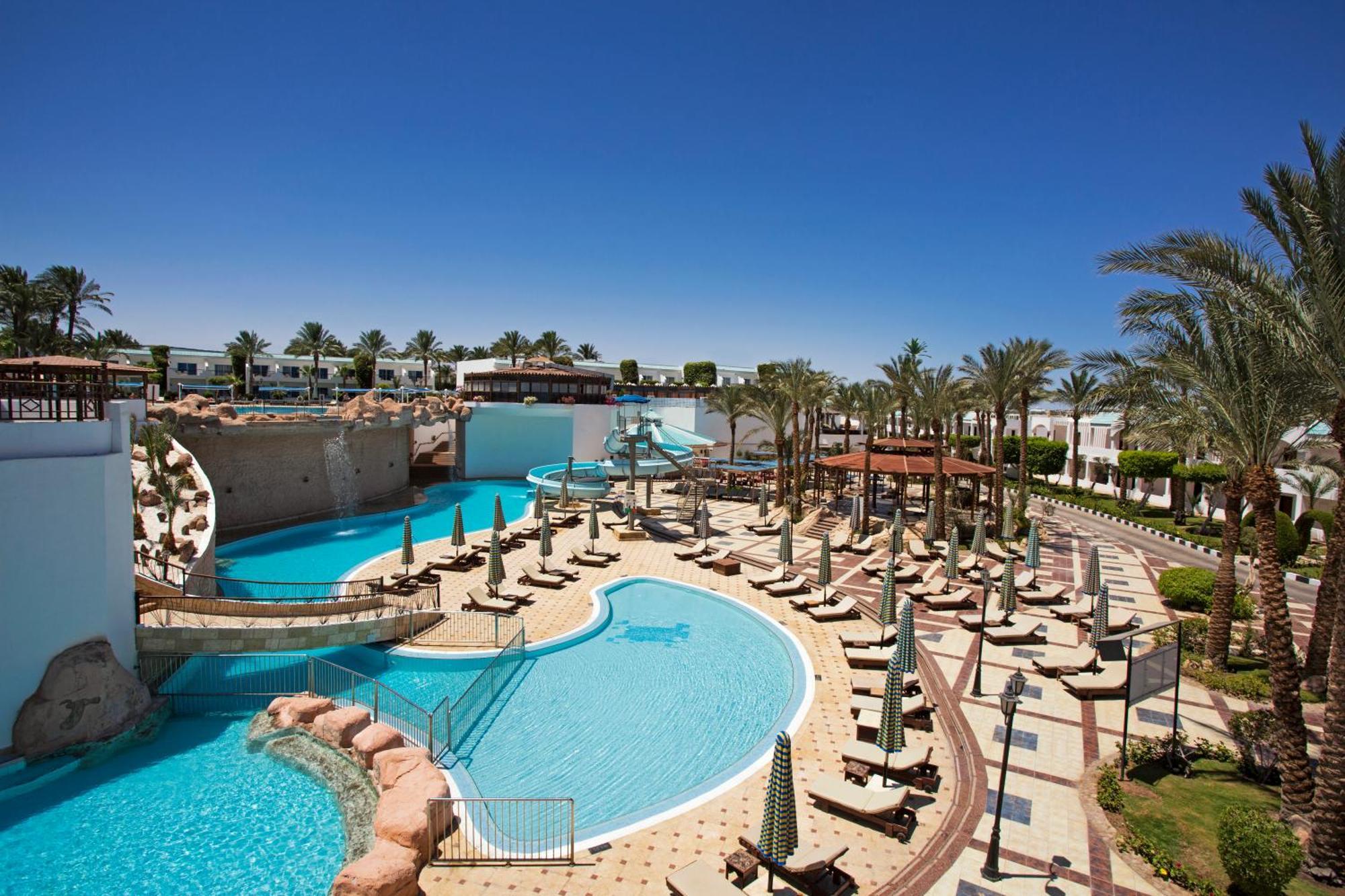Sultan Gardens Resort Sharm El-Sheikh Exterior foto The pool at the Hilton Sharm El Sheikh