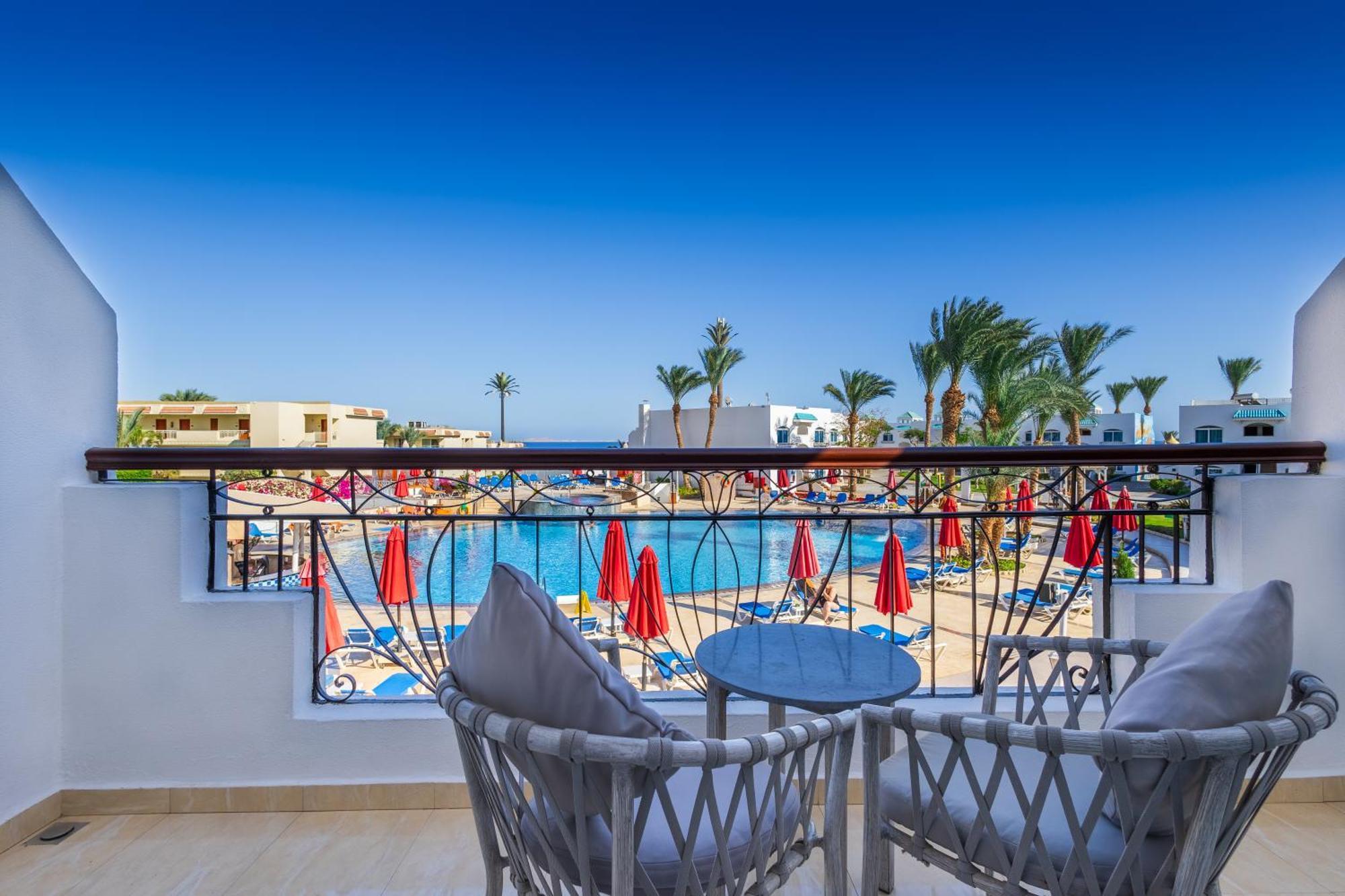 Sultan Gardens Resort Sharm El-Sheikh Exterior foto Balcony of a hotel room
